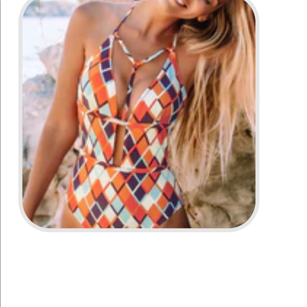 Cupshe sz small brand new with tags sexy one piece bathing suit